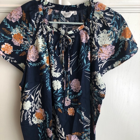 Candace Cameron Bure Flutter Sleeve Split-Neck Navy Floral Printed Blouse - Picture 2 of 7